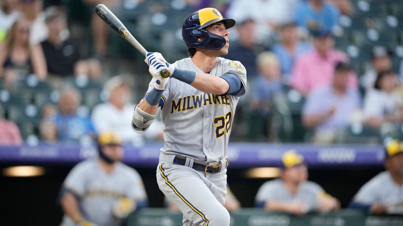 Christian Yelich needs more time with sore back so Brewers put him on IL