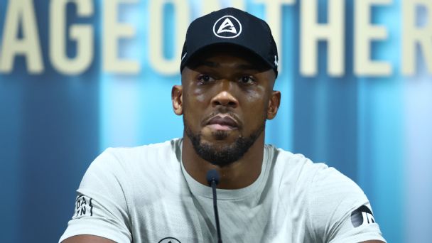 Sources: Joshua considering Fury fight offer