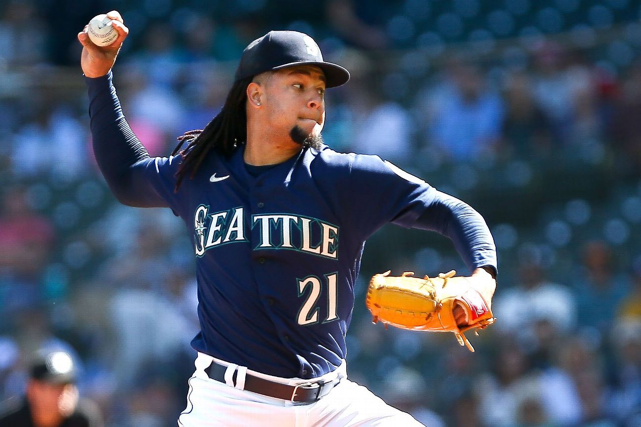 Mariners and RHP Castillo agree to $108M deal thumbnail