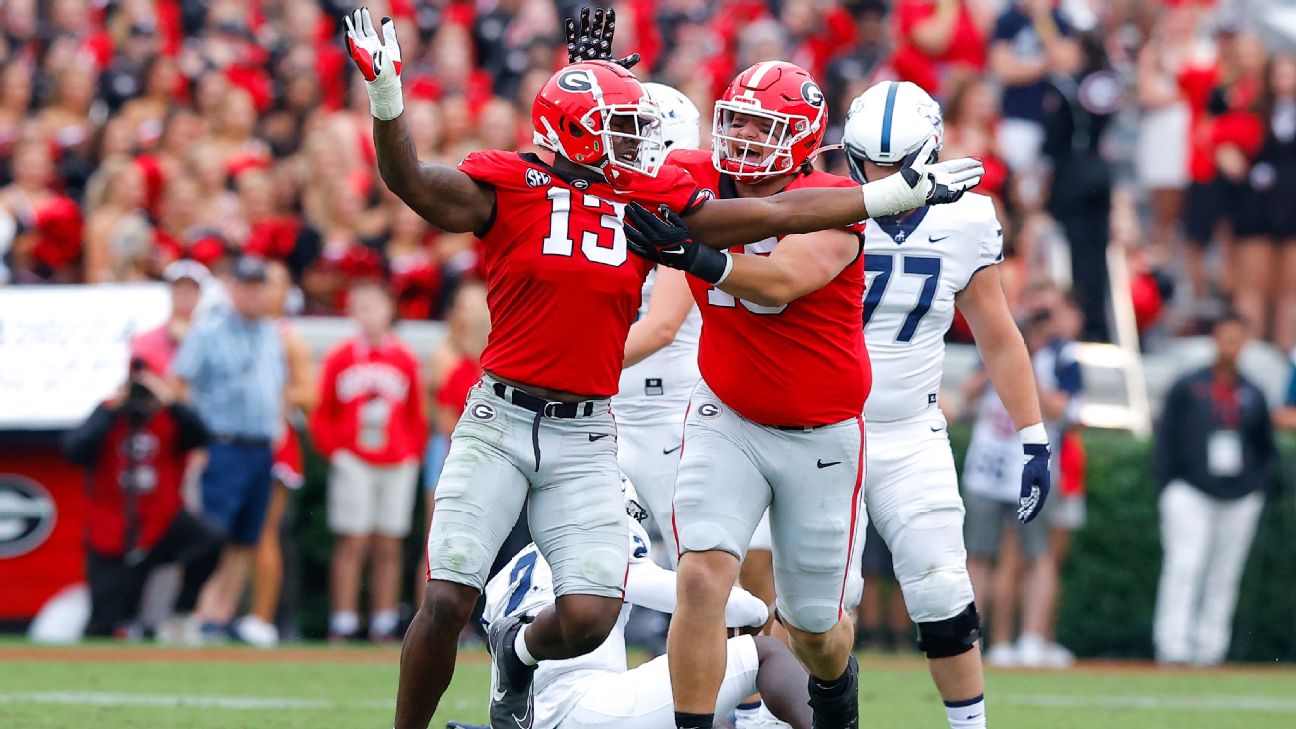 Georgia Bulldogs back on top spot of AP college football rankings