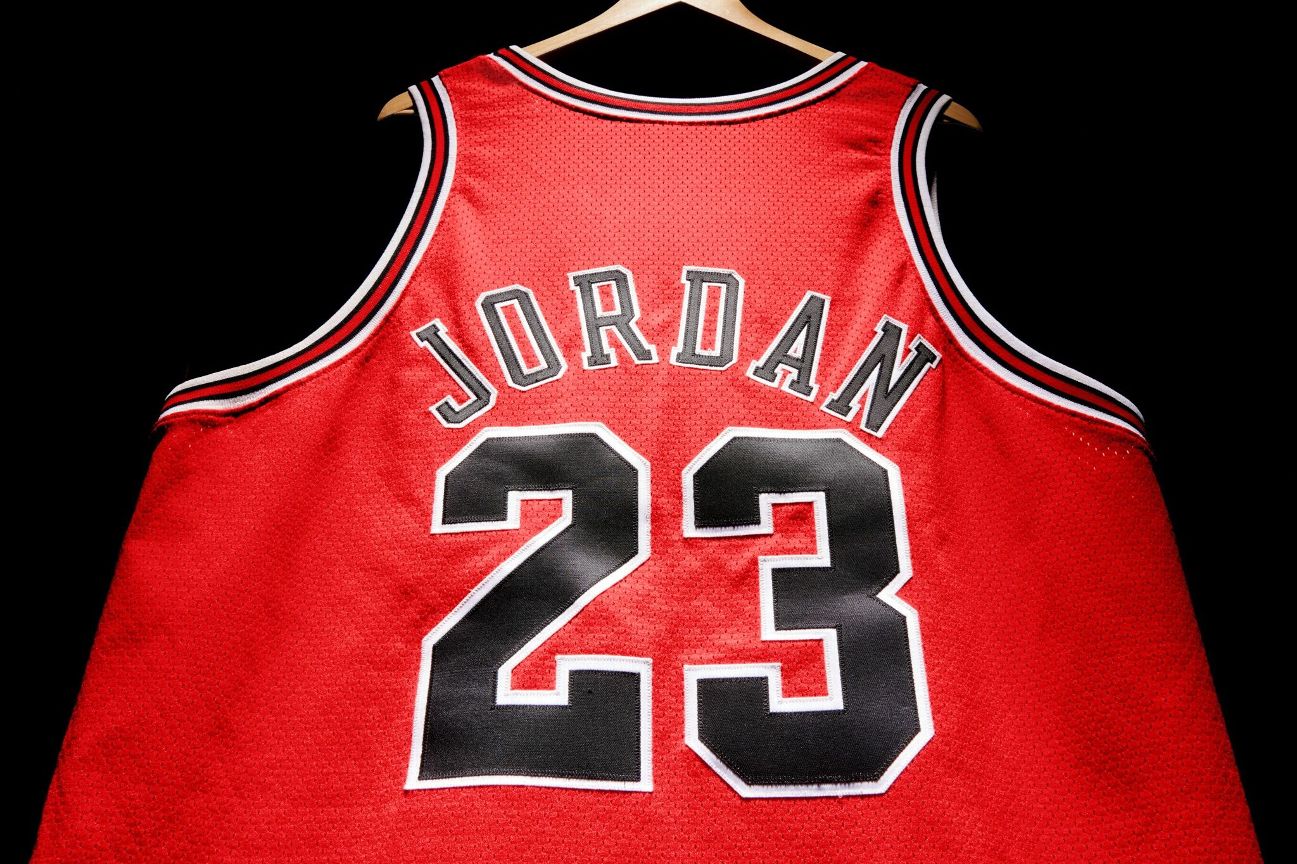 Jordan ‘Last Dance’ jersey sells for record $10.1M Owensboro Radio