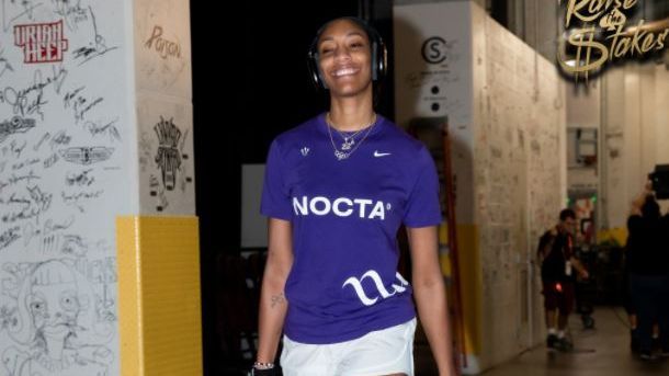 GQ Sports on X: Another #WNBAPlayoffs jersey dress tribute from