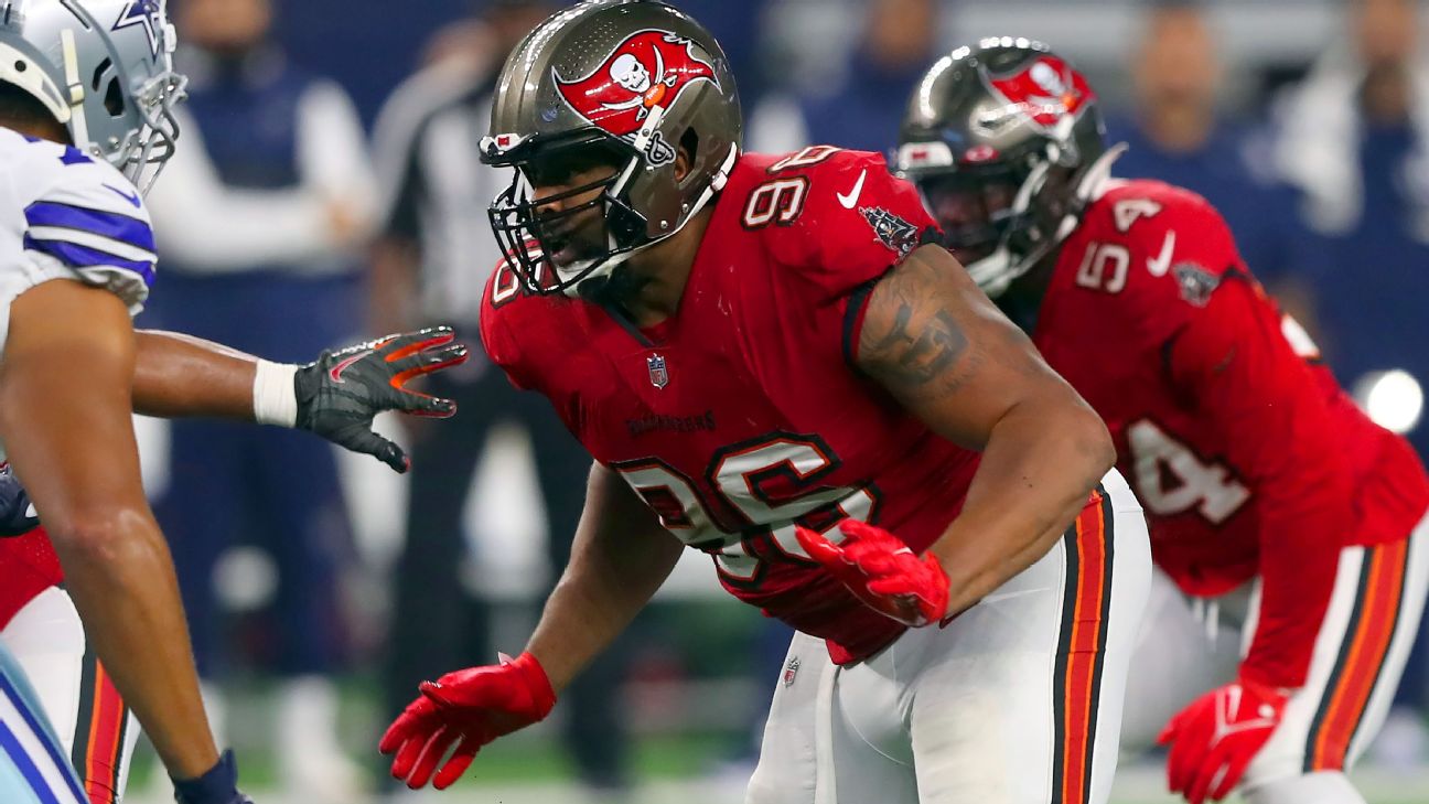 Bucs defensive tackle Akiem Hicks tore plantar fascia, out for a month,  report