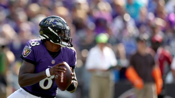 r1065160 576x324 16 9 Ravens' Lamar Jackson has elbow problem, avoids throwing in practice but vows to play vs. Patriots - Baltimore Ravens Blog