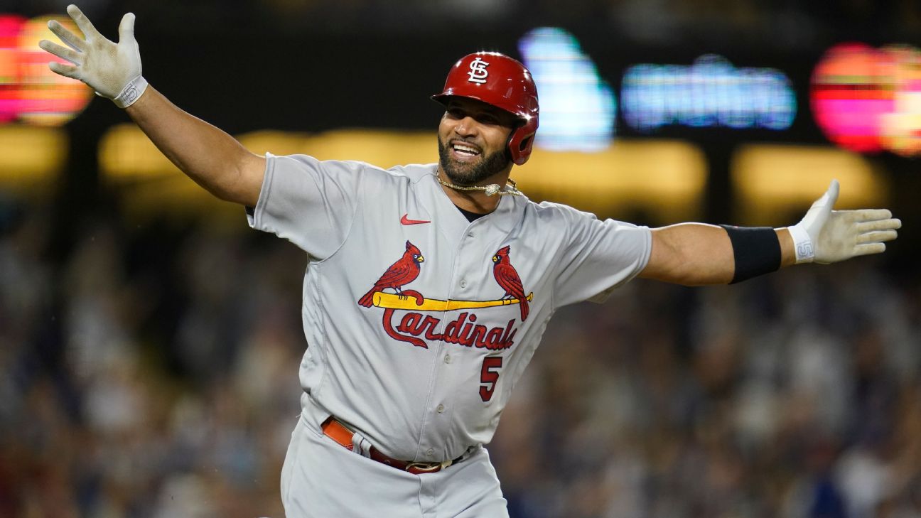 St. Louis Cardinals’ Albert Pujols joins 700 club with two-home run day
