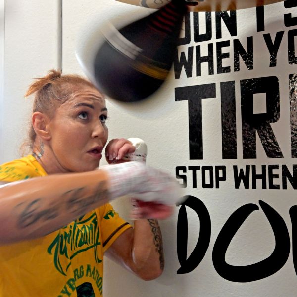 Cyborg's boxing debut ends with decision win