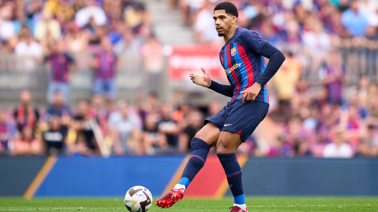 Barcelona defender Araujo to miss Uruguay friendlies due to thigh injury