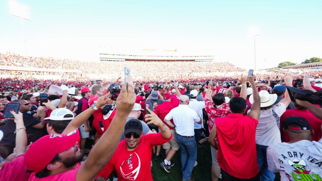 Texas Native Hauls in INT That Turned Tech Game Around