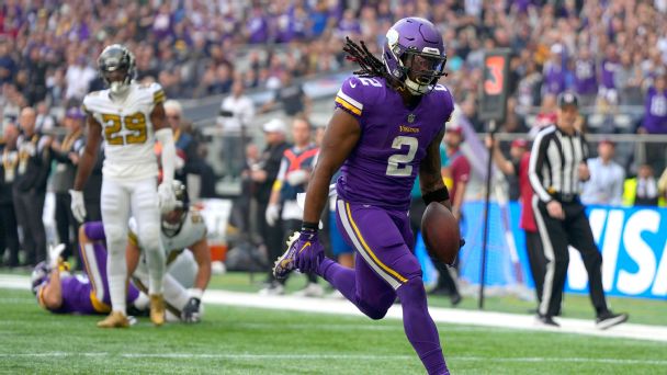 Vikings score first in London with 15-yard strike to Alexander Mattison