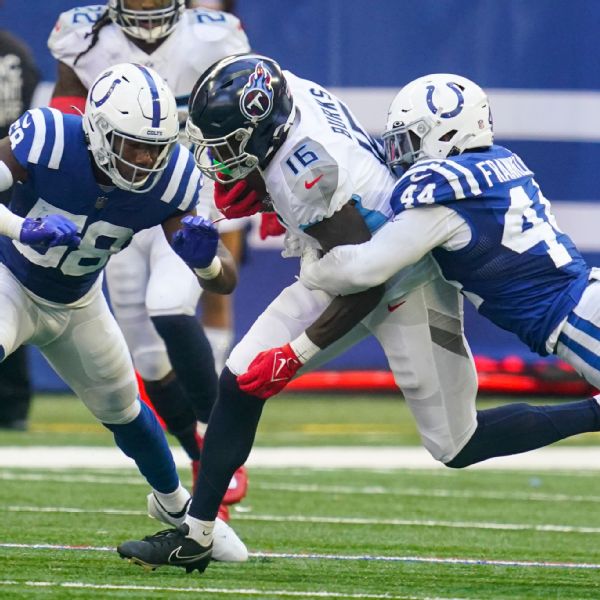 Titans rookie WR Burks leaves after injuring leg
