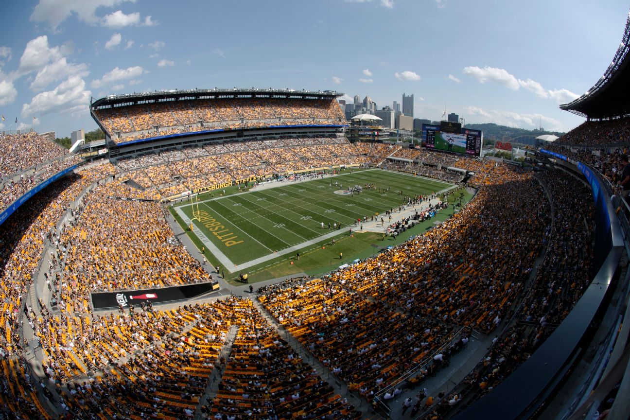 Fan at Steelers game dies after escalator fall