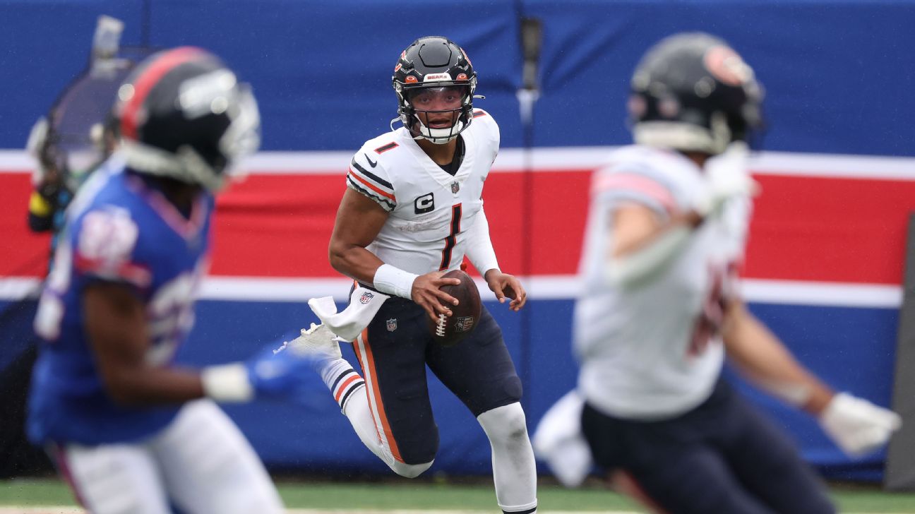 Chicago Bears' Justin Fields acknowledges 'terrible' performance after  posting career-worst 27.7 passer rating in win - ESPN