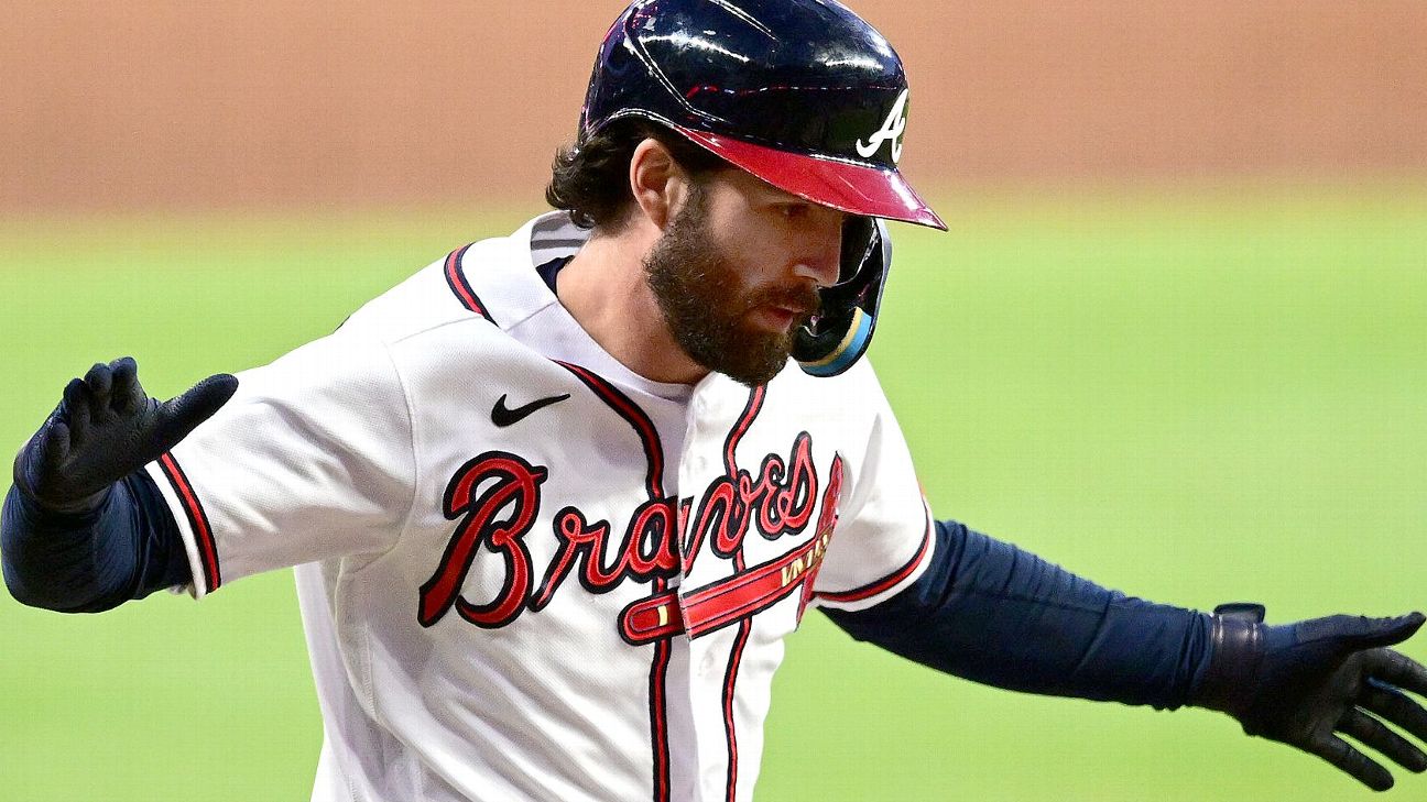 Dansby Swanson of the Atlanta Braves in action against the New York