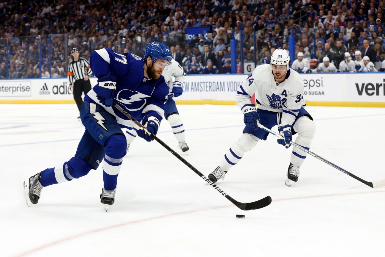 Lightning's Hedman out with upper-body injury