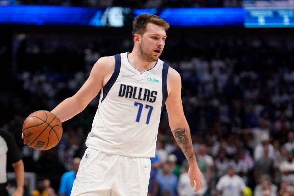 Doncic leaves game vs. Suns with ankle injury