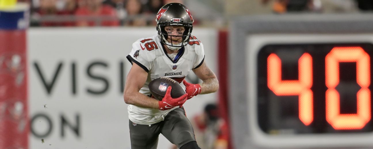 Buccaneers WR Cole Beasley retiring after 11 seasons in NFL, two games with  Tampa Bay