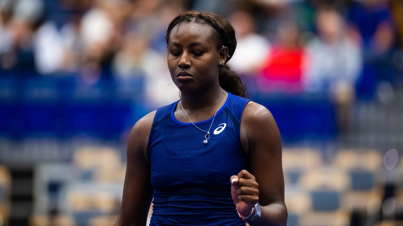Parks ousts Sakkari, into 1st WTA quarterfinal