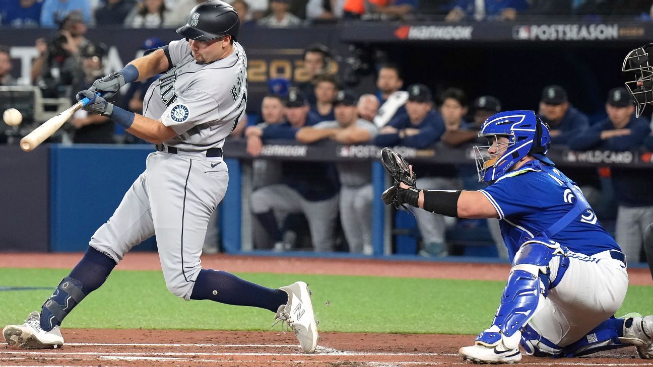 MLB: Mexicano Alejandro Kirk gana el Bate de Plata como mejor catcher  ofensivo del año