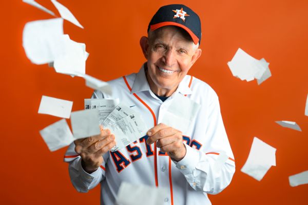 Reports: Gambler will earn $43.4M if Stros repeat
