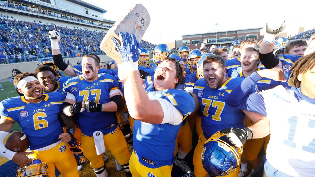 College football top 25: South Dakota State rises in FCS Power