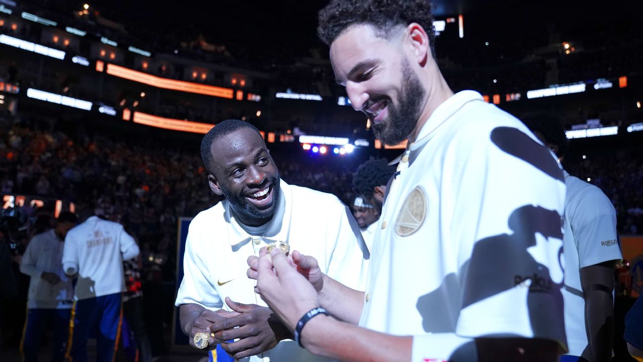 Warriors Unveil 2016-17 NBA Championship Rings at Opening Night