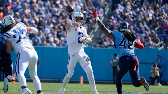 Matt Ryan's turnover problems continue; Titans score on pick-six