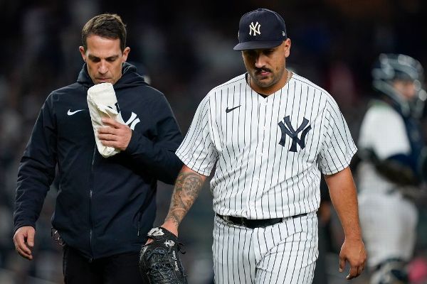 Yankees' Cortes exits Game 4 with groin injury