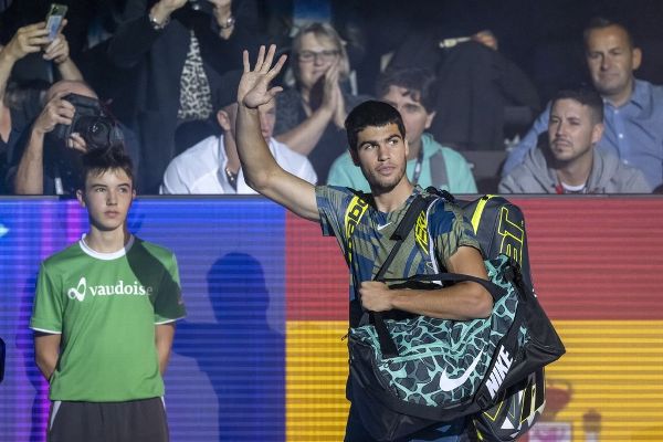 Alcaraz advances in first Swiss Indoors in 3 years