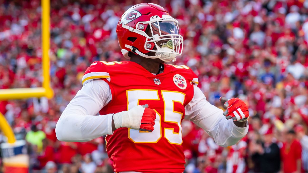 Chiefs DE Frank Clark suspended 2 games over weapons charges