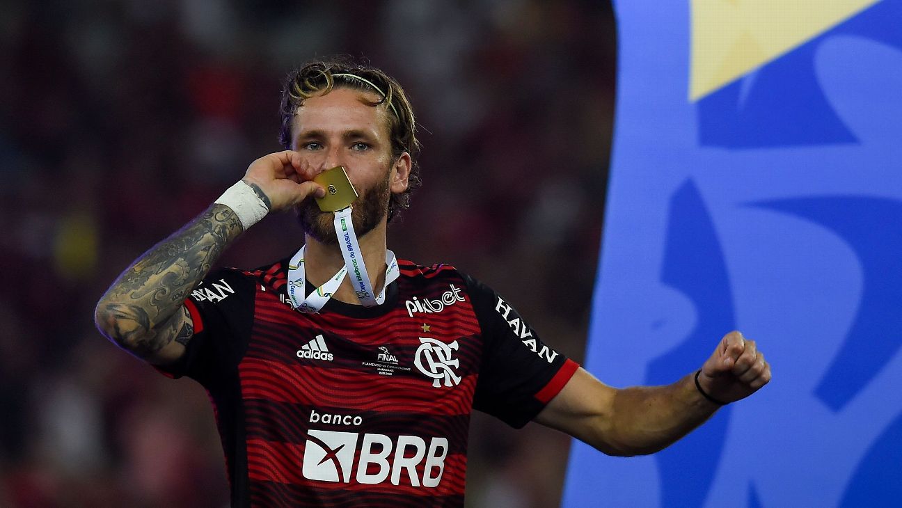 Léo Pereira critica sistema defensivo do Flamengo por lances de