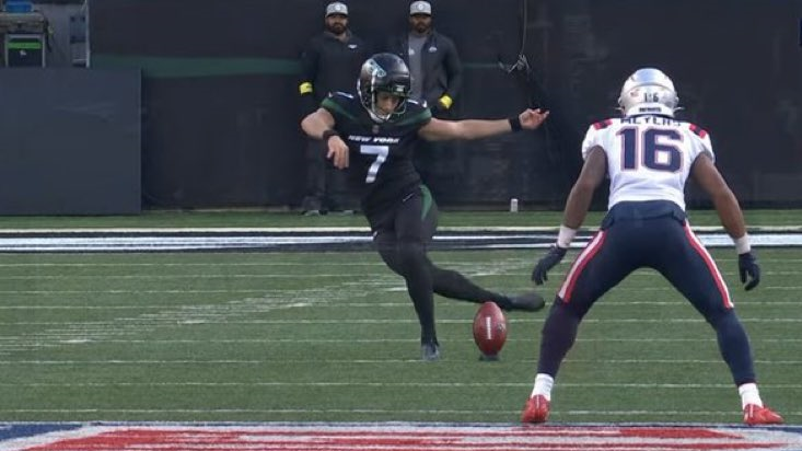 New York Jets' Braden Mann stuns NFL world with rabona kick - ESPN