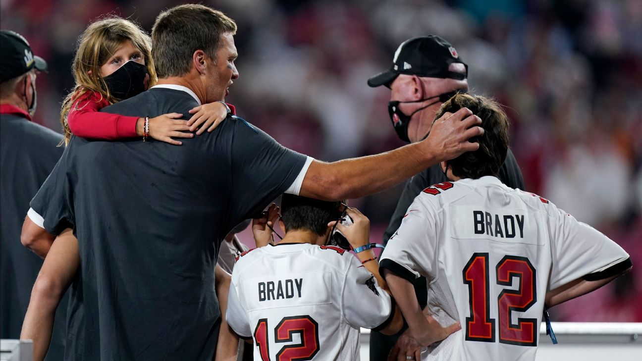 Tom Brady Takes Kids to Miami Ahead of Hurricane Ian