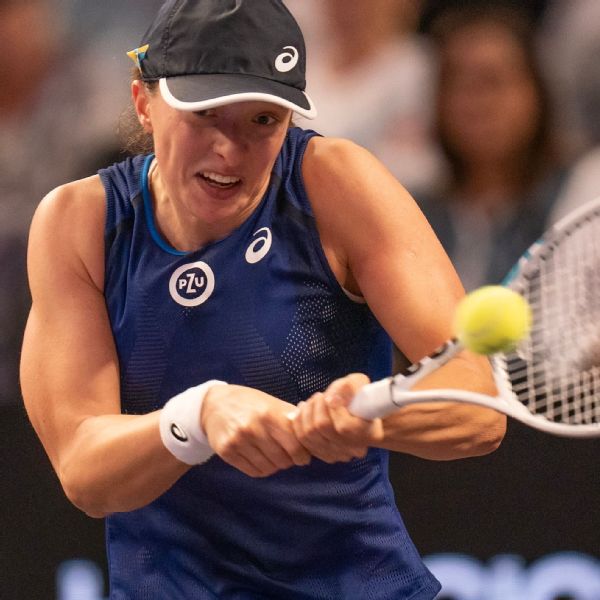 'Confidence' carries Swiatek in WTA Finals opener