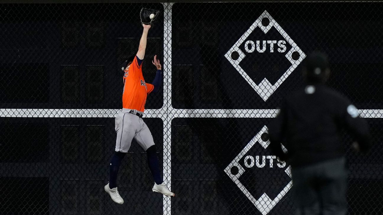 Chas McCormick's INSANE catch to preserve the win for the Astros