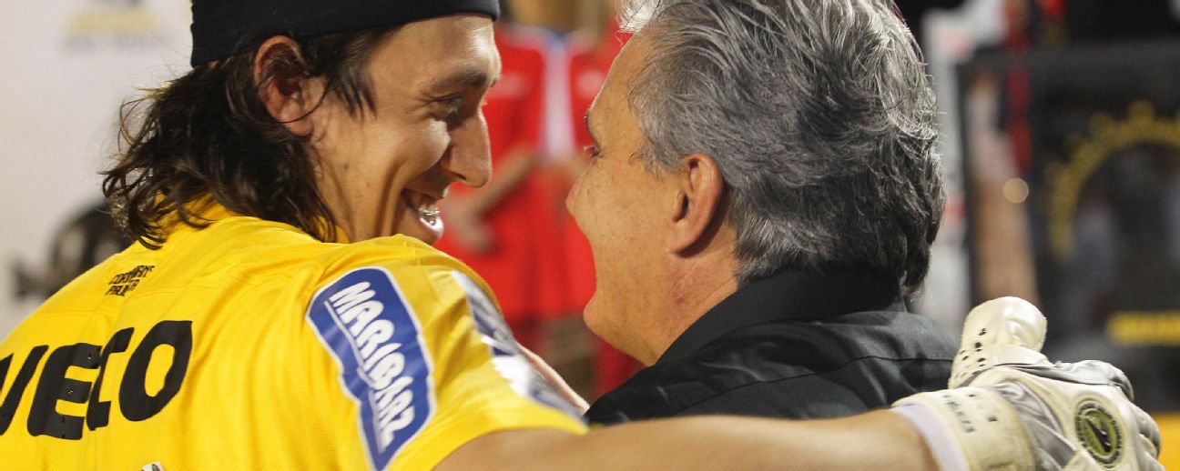 Cássio quer seguir no futebol após Corinthians e diz que irá pedir estágio para Tite: 'Vai ter que me aceitar'