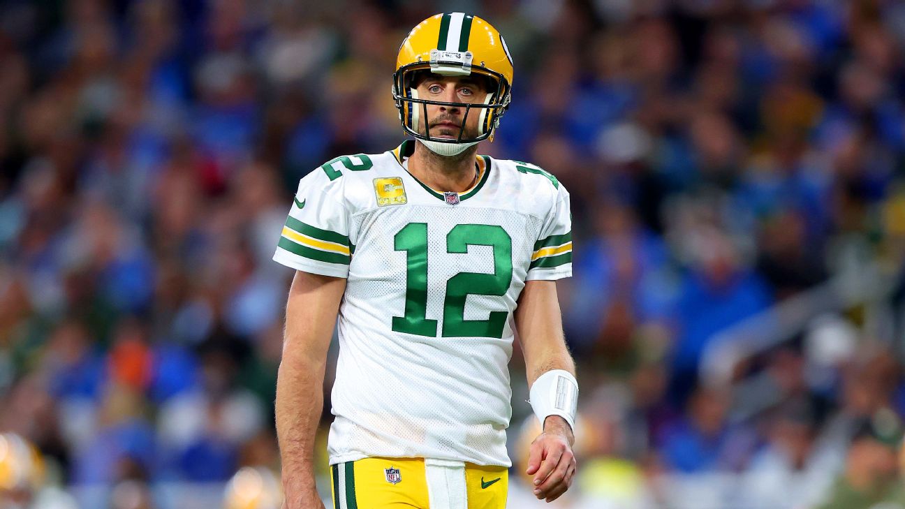 Aaron Rodgers thinks he can fix the Packers' broken offense. Should Matt  LaFleur hand him the keys?