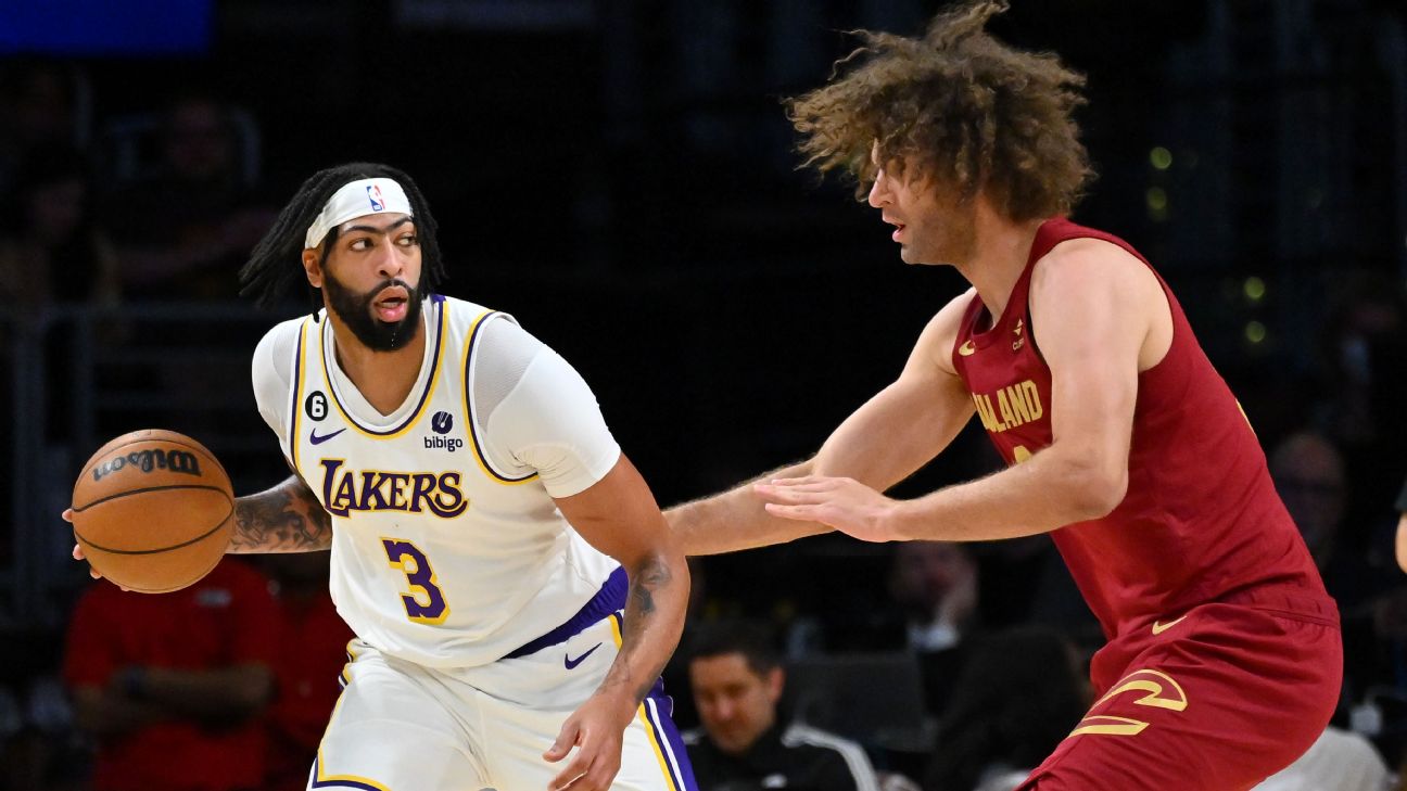 Lakers' Anthony Davis on what position he plays: 'I'm a big man