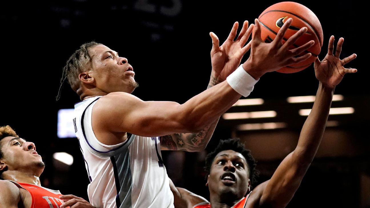 Keyontae Johnson starts for Kansas State 2 years after collapsing on court