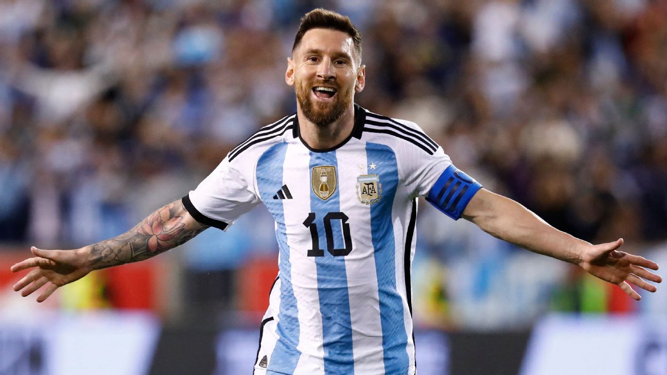 Lionel Messi Personally Signed FIFA World Cup 2022 Argentina Home Shir –  Sports Online