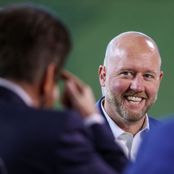 Blue Jays hire former Astros GM Click to VP role