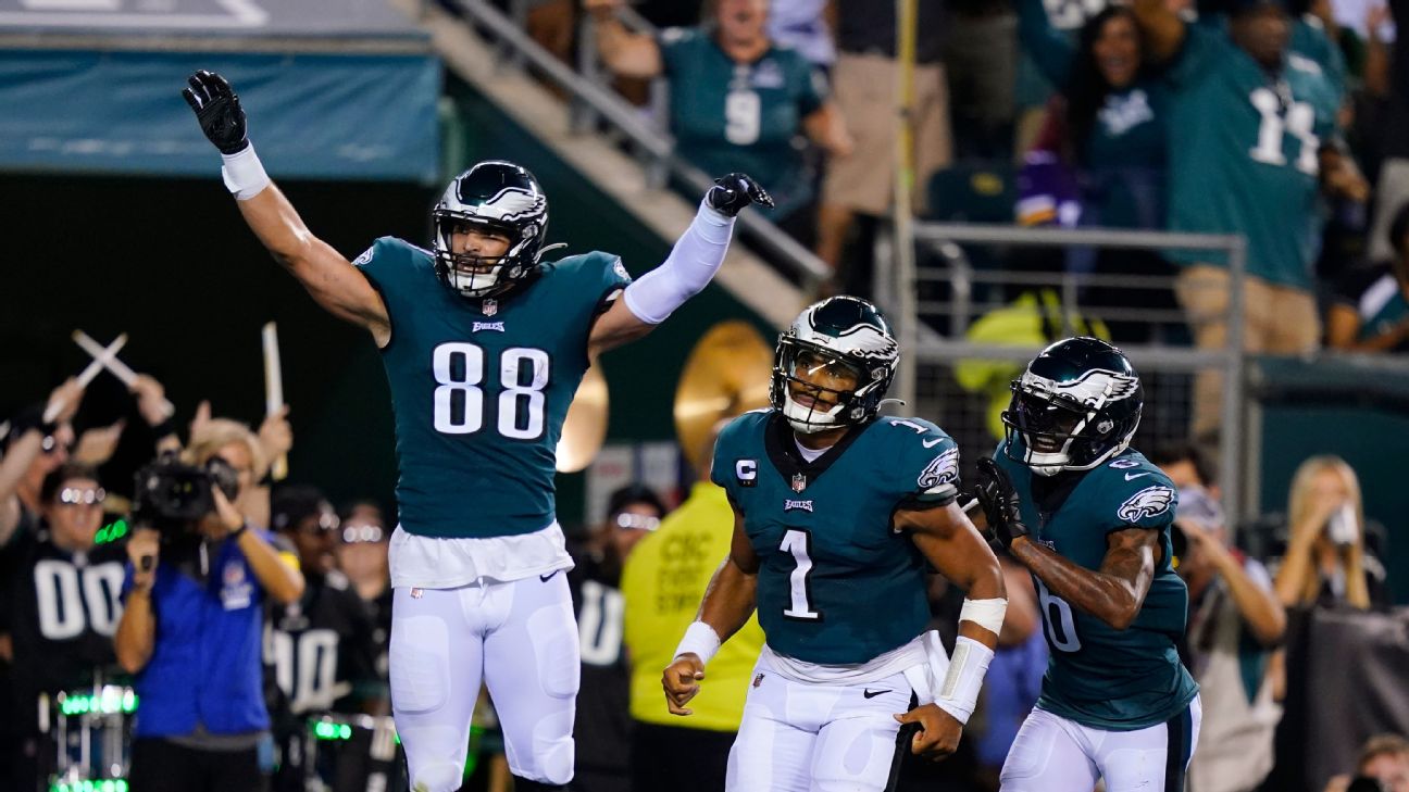 Eagles invictos ponen en juego la cima del Este ante Dallas