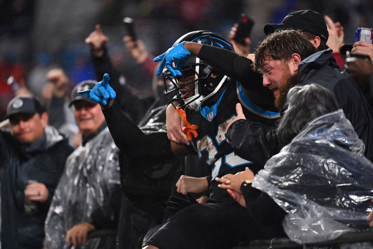 D'Onta Foreman boosts Panthers run game in win over Bucs