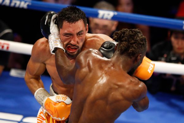 Alimkhanuly holds off Bentley to retain WBO title
