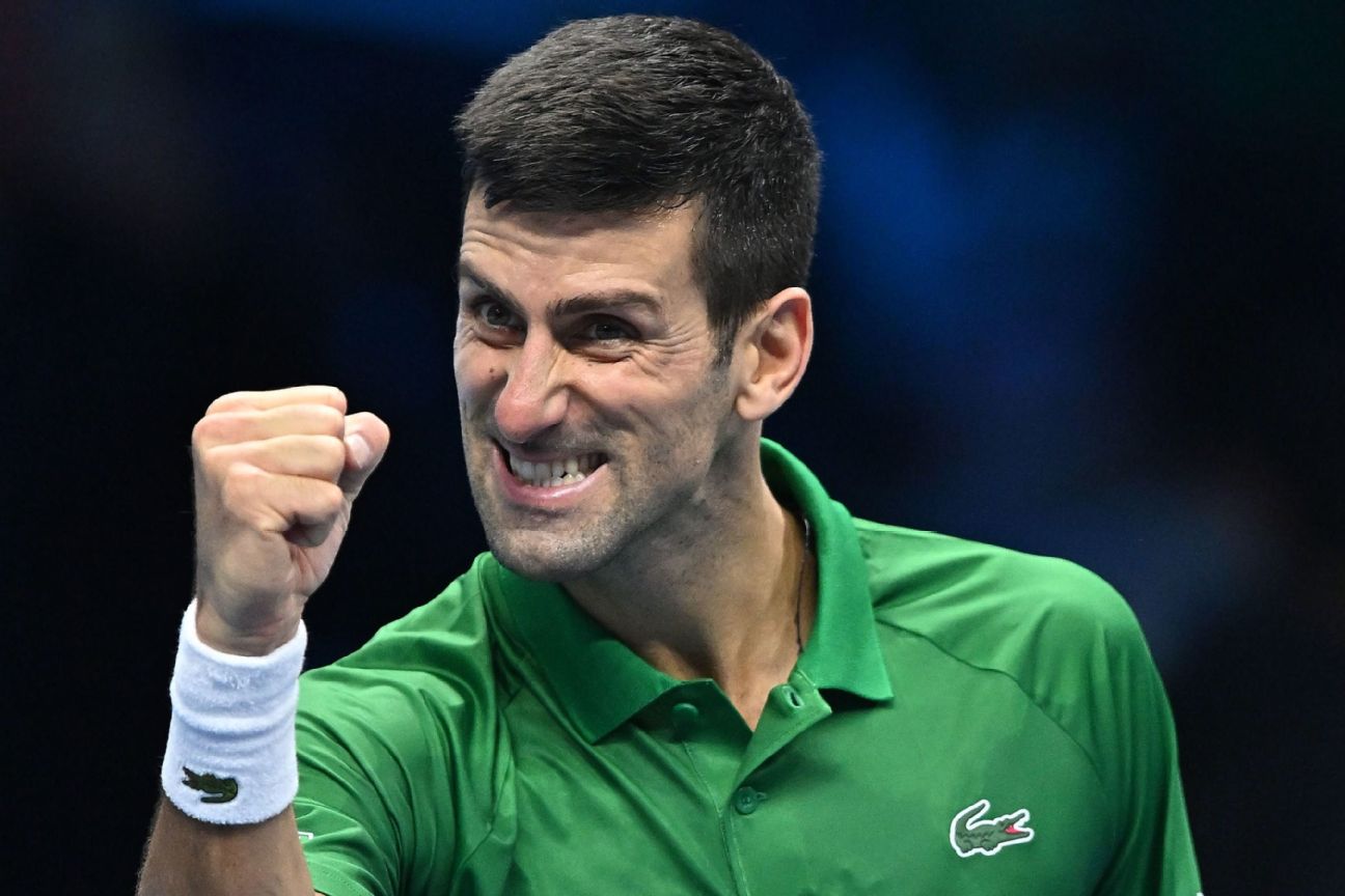 Djokovic advances into final four at ATP Finals