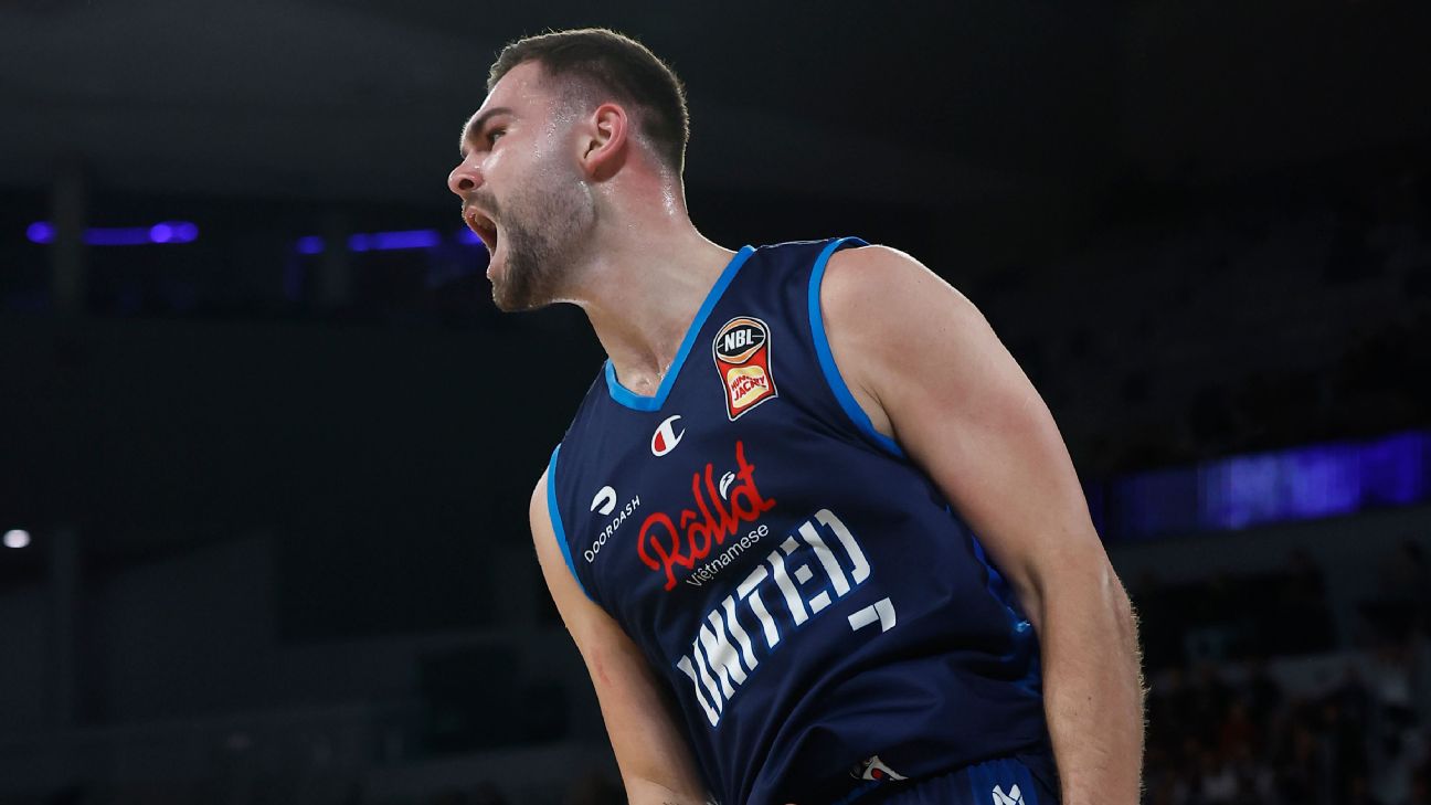 Basketball player Isaac Humphries becomes 1st openly gay player active in  Australia's NBL