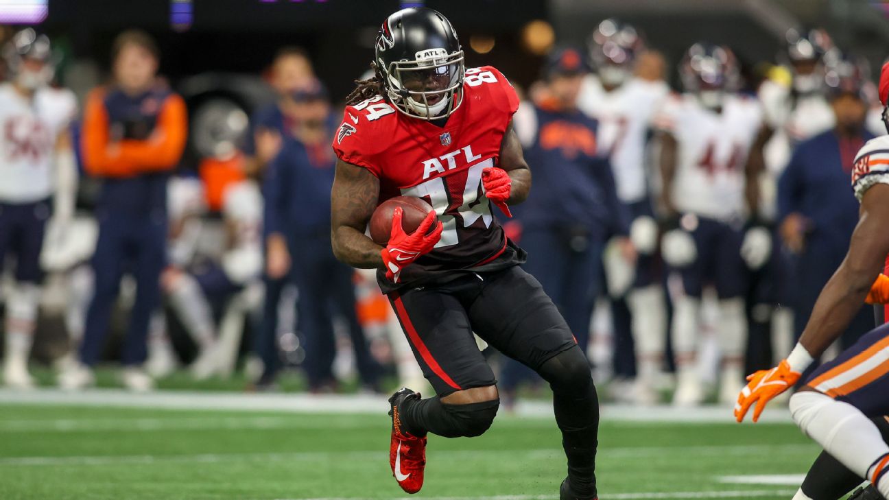 Patterson breaks kickoff return record; Atlanta Falcons hold on