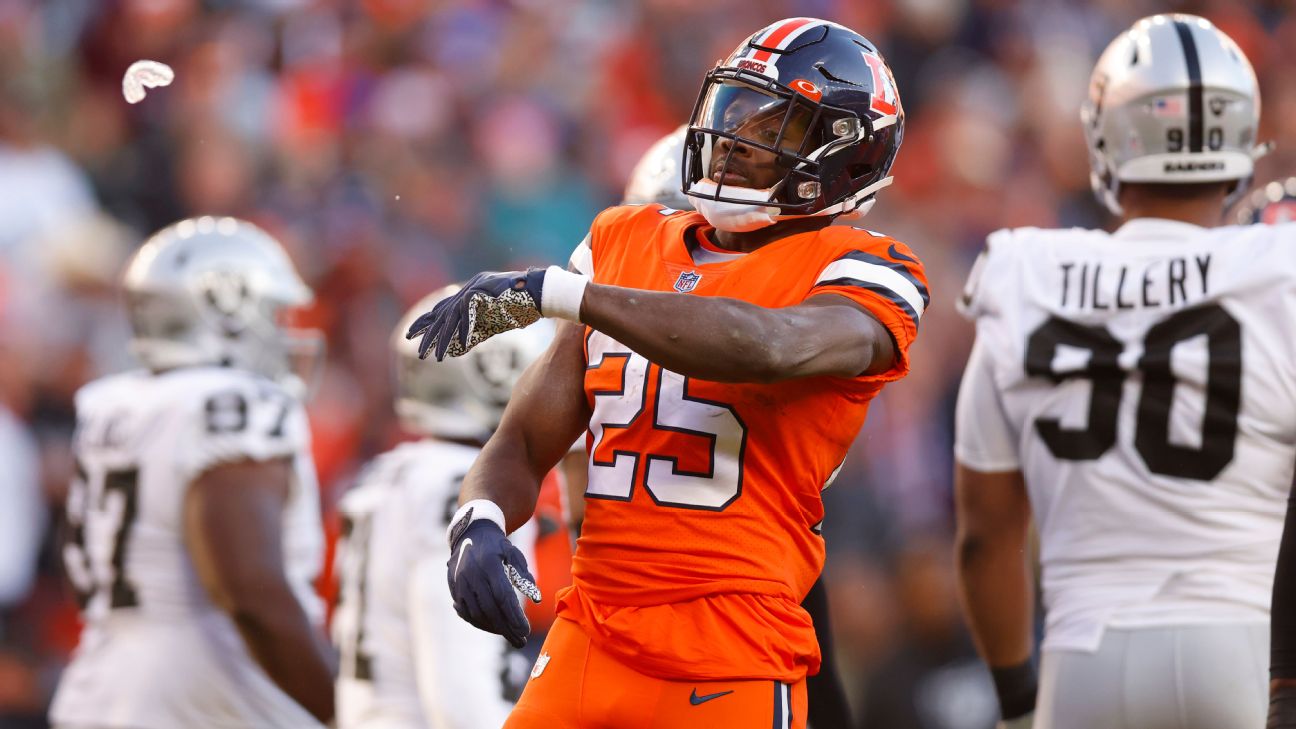 At 32, Broncos tailback Latavius Murray still running strong