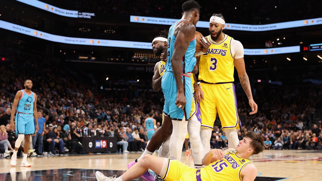 NBA player shoves fan who stepped on court after loss - ABC News