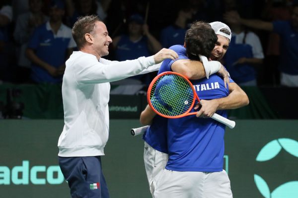 Italy tops U.S. in doubles, on to Davis Cup semis