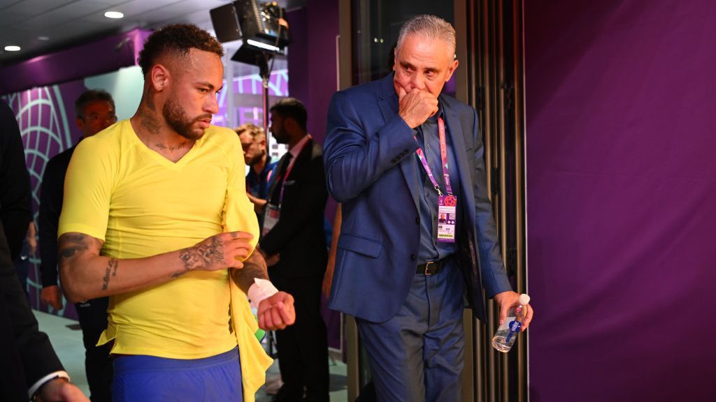 Neymar deixa jogo com dor no tornozelo em estreia do Brasil; Tite garante  que atacante vai jogar a Copa – Money Times